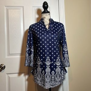 Women’s long sleeve top.